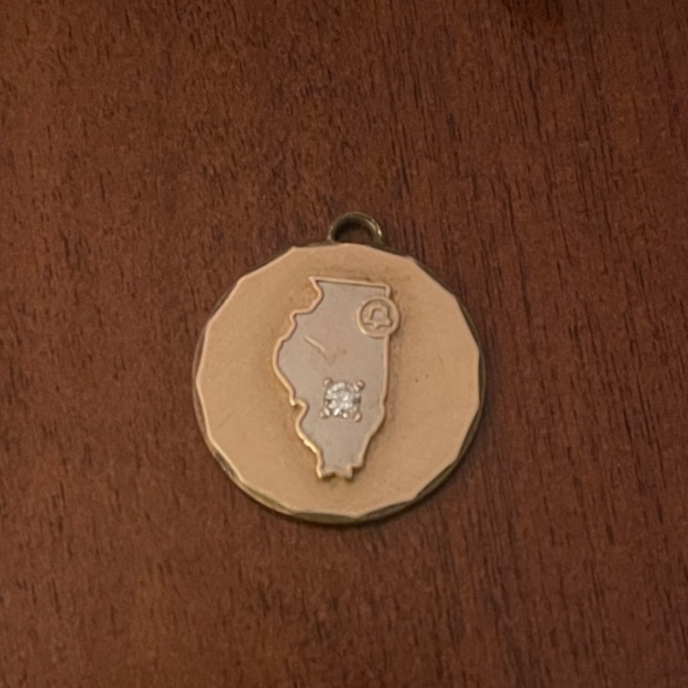 Gold toned Illinois State Pendant